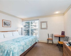 Mountainside Inn 421 Hotel Room (Telluride, USA)
