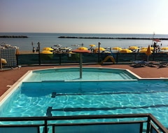 Khách sạn Hotel Asiago Beach (Lido di Savio, Ý)