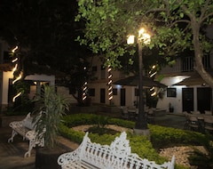 Hotel Arboledas (Talpa de Allende, Mexico)