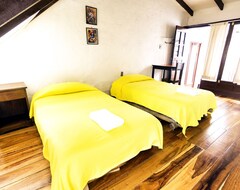 Khách sạn We Are Hostal Casarte Takubamba Where You Can Rest An Enjoy (Sucre, Bolivia)