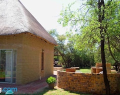 Khách sạn Suzies Loft - Nude - Suneden Family Naturist Resort (Cullinan, Nam Phi)