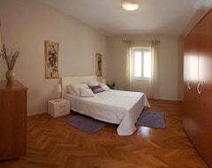 Pansiyon Bouganvillea Split Apartments (Split, Hırvatistan)