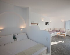 Hotel Sun Anemos Resort (Oia, Greece)