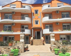 Koko talo/asunto Orange House (Keramoti, Kreikka)