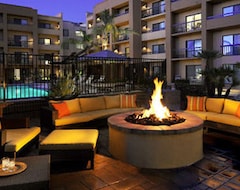 Khách sạn Courtyard by Marriott Dallas Las Colinas (Irving, Hoa Kỳ)