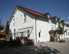 Khách sạn Hotel-Gasthof Eberherr (Forstinning, Đức)
