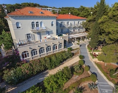 Hotel Moeesy, Blue & Green Oasis (Hvar, Croatia)