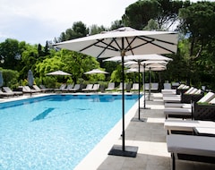Hotel Le Vallon de Valrugues & Spa (Saint-Remy-de-Provence, France)