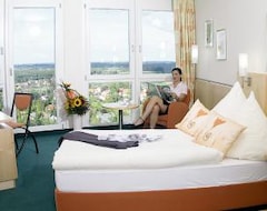 Khách sạn Hotel Raitelberg Resort (Wüstenrot, Đức)