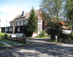 Hotel & Hostel Drei Baren (Altenau, Almanya)