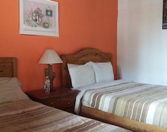 Hotelli Cabañas Revi Inn (Valle de Bravo, Meksiko)