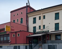 Khách sạn Hotel Blue Ribbon (Vercelli, Ý)