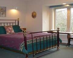 Hotel Cedar Wood Lodge Bed & Breakfast Inn (Port Alberni, Canada)