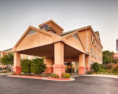 Hotel Best Western Plus Castlerock Inn & Suites (Bentonville, USA)