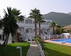 Hotel Sunrise Apartments (Ipsos, Yunanistan)