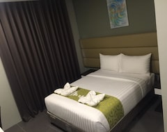 Hotel Costa Brava (Tacloban, Filippinerne)