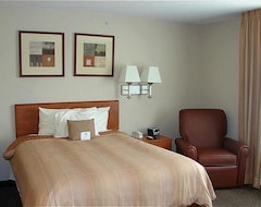 Khách sạn Candlewood Suites - Topeka West, an IHG Hotel (Topeka, Hoa Kỳ)