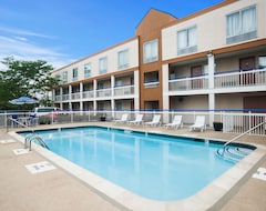 Hotel Howard Johnson By Wyndham Romulus Detroit Metro Airport (Romulus, USA)