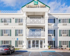 Hotel Quality Inn & Suites (Tulare, Sjedinjene Američke Države)