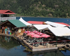 Resort Westview Marina and Lodge (Tahsis, Canada)