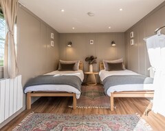 Hotel Toad Hall Lodges - Luxury Eco Lodges Near Southwold! (Beccles, Storbritannien)