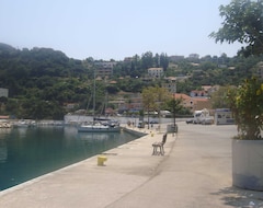 Otel Riviera (Poros, Yunanistan)