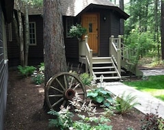 Cijela kuća/apartman Custom Home In A Great Location With Outdoor Hot Tub (Hungry Horse, Sjedinjene Američke Države)