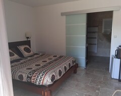 Oda ve Kahvaltı Chambre d hote piscine spa (Viviers, Fransa)