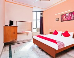 Hotel Apoorva Deluxe (Jaipur, India)