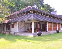 Hotelli Serenity Lake Front Villa (Colombo, Sri Lanka)