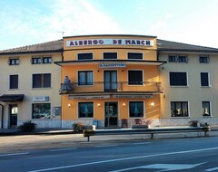 Otel Albergo De March (Farra d'Alpago, İtalya)