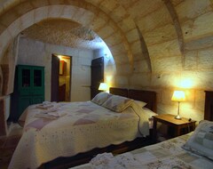 Hotel Takaev Cave House (Uçhisar, Turkey)