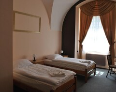Hotel Diecezjalny Dom Formacyjny (Nysa, Poland)