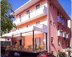 Khách sạn Mora (Rimini, Ý)