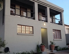Bed & Breakfast Muckleneuk Manor (Pretoria, Nam Phi)