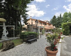 Hotel Villa Artemis (Nemi, Italy)