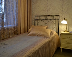 Bed & Breakfast The Old Times (Jekaterinburg, Russia)