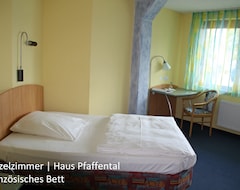 Khách sạn Hotel Gasthof Sternen (Geisingen, Đức)