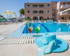 Hotel Kozanos Ηotel and Suites (Amoudi, Greece)