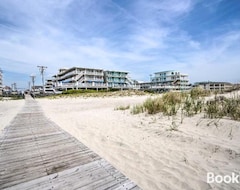 Hele huset/lejligheden Charming Beachfront Condo Less Than 3 Mi To Boardwalk (Wildwood Crest, USA)