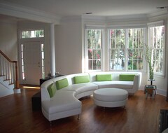 Entire House / Apartment Contemporary Townhouse On Forsyth Park In The Historic District (Savannah, USA)