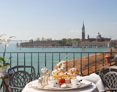 Khách sạn Metropole Hotel (Venice, Ý)