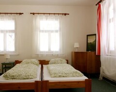 Hotelli Jeleni Chata Skladanka (Lučany nad Nisou, Tsekin tasavalta)