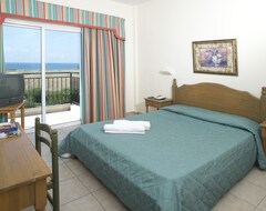 Hotelli Akamanthea Holiday Village (Latchi, Kypros)