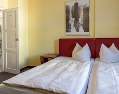 Bed & Breakfast Hotel-Pension Am Siegestor (Múnich, Alemania)