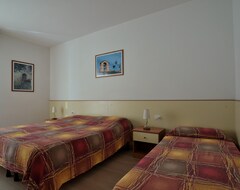 Khách sạn Holiday Appartamenti (Grado, Ý)