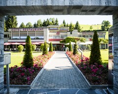 Hotel und Bildungszentrum Matt (Schwarzenberg, Switzerland)