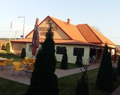 Khách sạn Z Fogadó (Litér, Hungary)