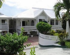 Khách sạn Grenadine House (Kingstown, Saint Vincent and the Grenadines)