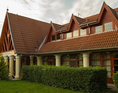 Khách sạn Hotel Juniperus (Kecskemét, Hungary)